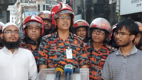 টঙ্গীতে কেমিক্যাল গুদামে আগুন: ১০০ মিটার পর্যন্ত চলাচলে সতর্কতা