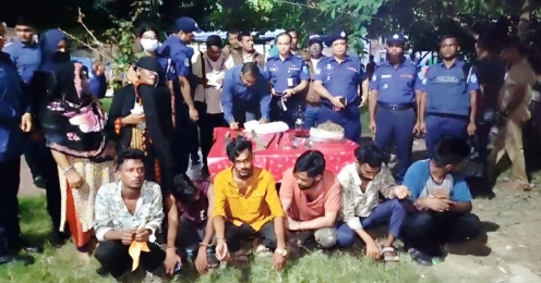 শহরের জিমখানা এলাকায় অভিযান চালিয়ে,আটক ২৪  