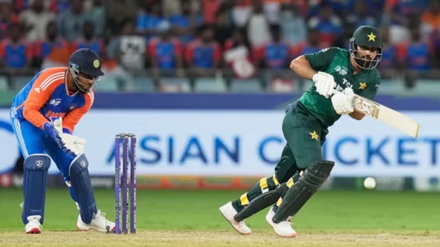 ৩৩ রানে ৮ উইকেট হারিয়ে অল্পেই গুটিয়ে গেল পাকিস্তান