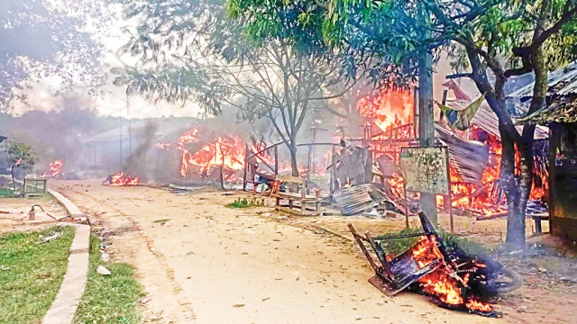 অশান্ত পাহাড় , ১৪৪ ধারার মধ্যে হামলায় নিহত ৩