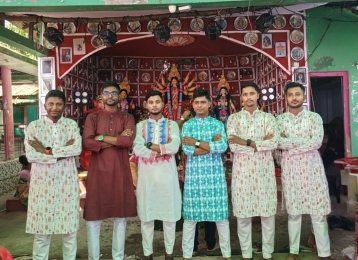 কৃষ্ণ বলরাম মন্দির  পূজা উদযাপন পরিষদের পক্ষ থেকে সকল সনাতনীদের জানান শারদীয় শুভেচ্ছা 