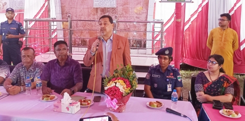 চৌগাছায় পূজামণ্ডপে সিনিয়র সচিব
