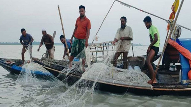 ৪ অক্টোবর থেকে মেঘনায় মাছ ধরায় নিষেধাজ্ঞা