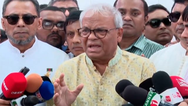 প্রশাসনে একটি ধর্মভিত্তিক দলের অনুগতদের বসানো হচ্ছে