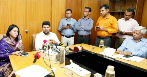 সব পদ্ধতি অনুসরণ করেই নতুন মিডিয়ার লাইসেন্স দেওয়া হয়েছে: তথ্য উপদেষ্টা