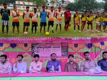 পীরগঞ্জে বন্ধু কল্যাণ সমিতির আয়োজনে ফুটবল টুর্নামেন্ট-২০২৫ অনুষ্ঠিত