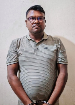 “ত্রিশালে ১,৯৫০ পিস ইয়াবা ও ১০ গ্রাম ইয়াবা গুড়াসহ কুখ্যাত মাদক ব্যবসায়ী আটক”