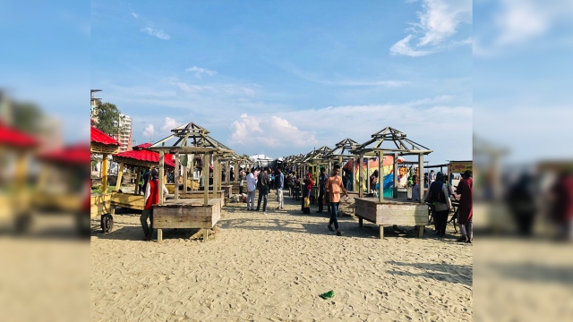 কক্সবাজার সৈকতের বালিয়াড়ির দোকান সরিয়ে নেয়ার নির্দেশ