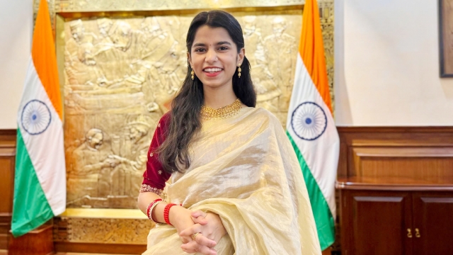 মোদিভক্ত মৈথিলী ঠাকুরের আশাপূরণ হলো 