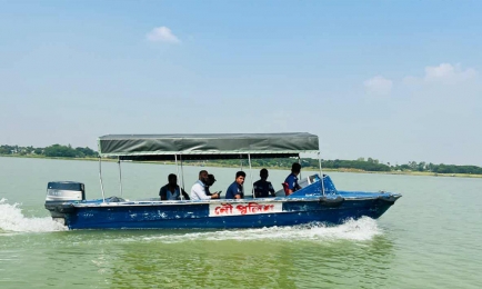 মা ইলিশ রক্ষায় ২২ দিনের অভিযানে নৌ পুলিশের অনন্য সাফল্য