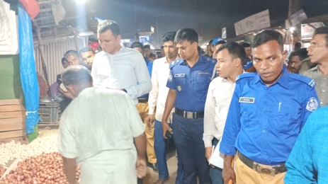 হাতীবান্ধায় অবৈধ স্থাপনা উচ্ছেদ অভিযান