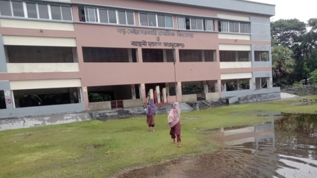 হাতিয়ায় প্রধান শিক্ষকের যোগসাজশে নারী কেলেংকারির অভিযোগ সাজিয়ে মব সৃষ্টি করে সহকারি শিক্ষককে হত্যা চেষ্টা।