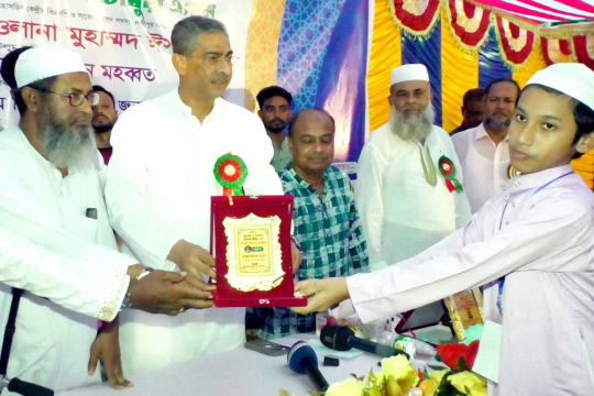 ধর্মীয় মূল্যবোধকে সম্মান করা উচিত: এ্যানি