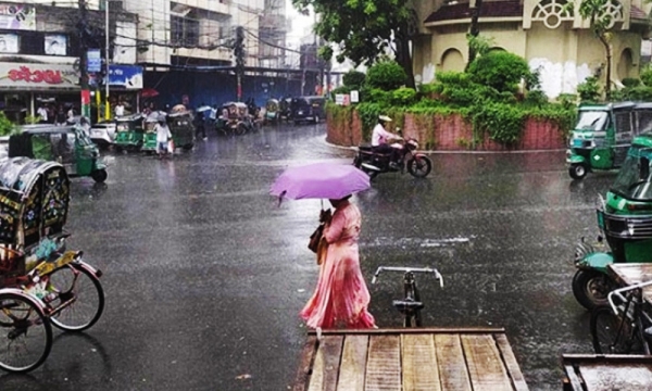 রাতের মধ্যেই ঢাকাসহ ১০ জেলায় ঝড় ও ভারী বৃষ্টির আশঙ্কা 