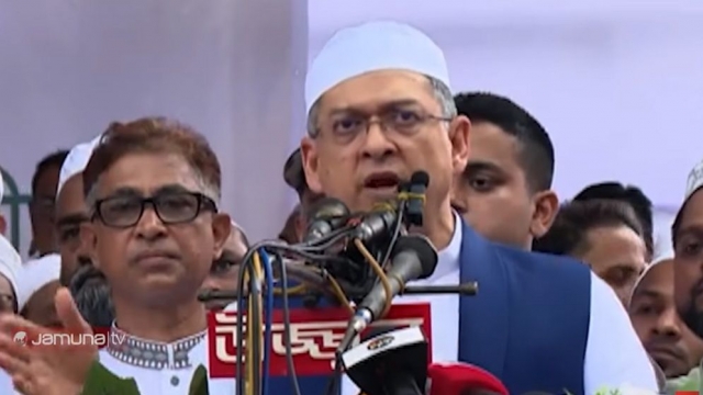  একটি দল ফিতনা তৈরি করে মুসলমানদের মধ্যে বিভক্তি তৈরি করছে 