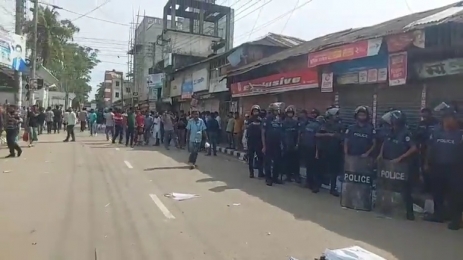 ভোলায় বিএনপি-বিজেপির ধাওয়া পাল্টাধাওয়া।