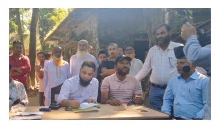 ডোমারে পুরাতন ইউনিয়ন ভূমি অফিস ভবন নিলাম। 