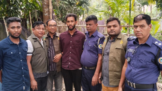 গাজীপুরে অস্ত্র নিয়ে কিশোর গ্যাংয়ের ঘোরাফেরা, গ্রেপ্তার ২  