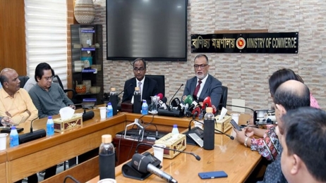 চলতি সপ্তাহের মধ্যে পেঁয়াজের দাম না কমলে আমদানি করবো : বাণিজ্য উপদেষ্টা 