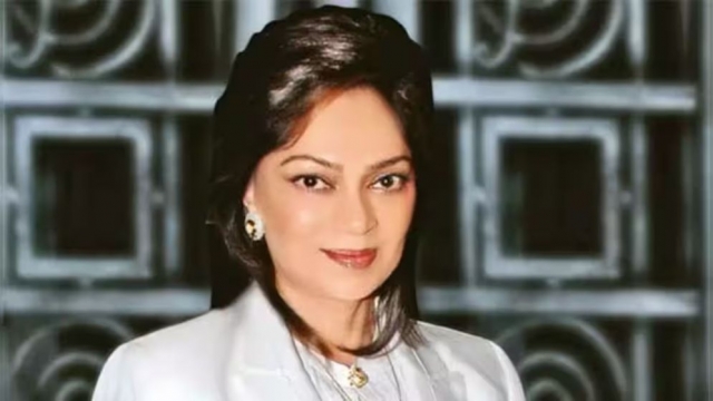 অনেক প্রেম, অনেক সম্পর্কের মাঝেও, এখনো একা রহস্যময়ী 'অভিনেত্রী সিমি'     