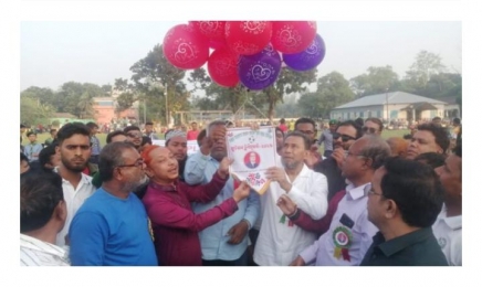 ডোমারে প্রয়াত আরাফাত কোকো ফুটবল টুর্নামেন্ট অনুষ্ঠিত। । 