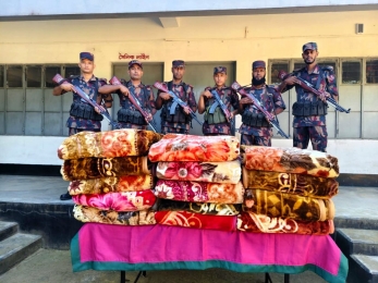 ময়মনসিংহ -শেরপুর সীমান্তে বিজিবির অভিযানে ভারতীয় চোরাচালানী মালামাল ও মাদক জব্দ