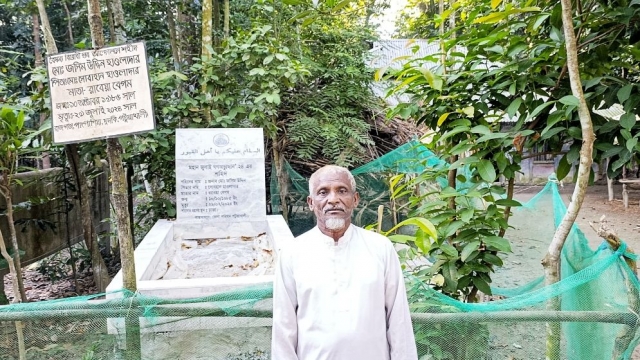 পলাতক ‘হাসিনারে দ্যাশে আইনা ফাঁসি দিলে ছেলের আত্মা শান্তি পাইবে’