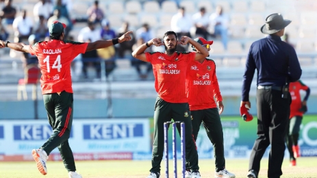 রোমাঞ্চকর লড়াইয়ে ভারতকে হারিয়ে ফাইনালে বাংলাদেশ 