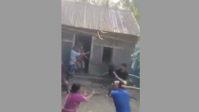  পূর্ব শত্রুতার জেরে চাচা-ভাতিজার মধ্যে রক্তক্ষয়ী সংঘর্ষে, আহত ১৫  