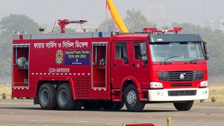 'কড়াইল বস্তিতে আগুন' পানি সংকটের কারণে নেভাতে বেগ পেতে হচ্ছে 