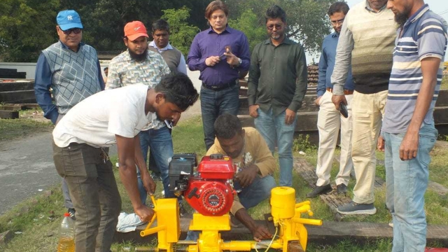 ১০ লাখ টাকার রেল ড্রিলিং মেশিন, দেশে তৈরি হল মাত্র ৪১ হাজারে !    