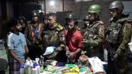 রাজধানীর অবৈধ কারখানা থেকে বিপুল নকল সার ও বিষাক্ত রাসায়নিক জব্দ