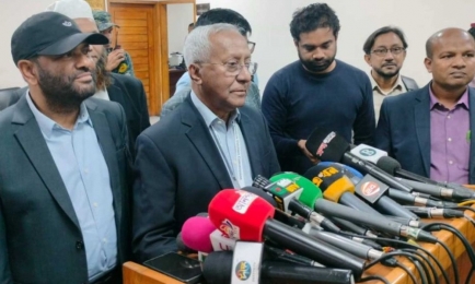 তারেক রহমান এখনো ভোটার হননি, ইসি সিদ্ধান্ত দিলে নির্বাচন করতে পারবেন  