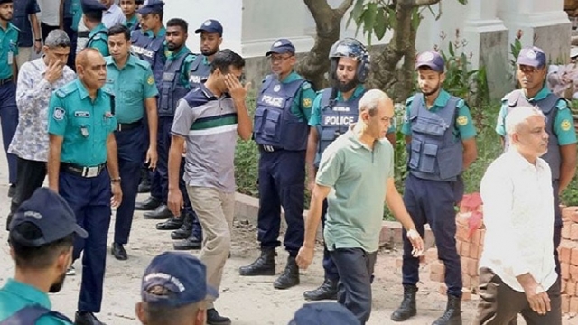 মানবতাবিরোধী অপরাধ: সেনা কর্মকর্তাদের ভার্চুয়াল হাজিরার আবেদন নাকচ।