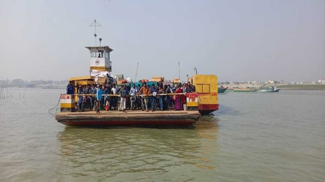 দীর্ঘ ছয় মাস পর সচল হলো হাওড়ের দুই ফেরি।