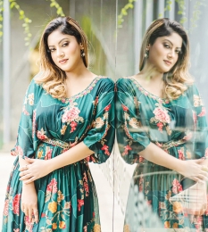 যে কারণে অভিনয় ছাড়ার ঘোষণা দিলেন অভিনেত্রী  