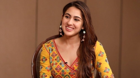 হঠাৎ সুশান্তের কথা মনে পড়ছে সারার