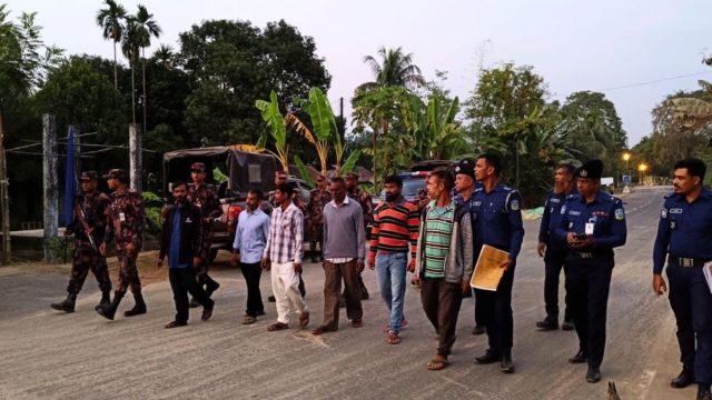 ভারতে কারাভোগ শেষে দেশে ফিরলেন কুড়িগ্রামের ৬ জেলে 