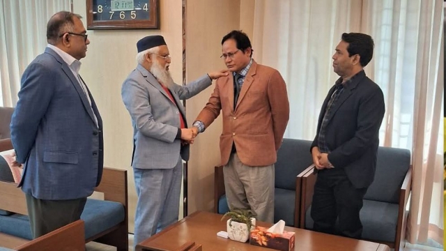ডিজির সঙ্গে তর্ক, ক্ষমা চেয়ে পদে ফিরলেন সেই চিকিৎসক 