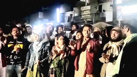 হাদীর ওপর হামলার প্রতিবাদে জন্মস্থান নলছিটিতে বিক্ষোভ,প্রতিবাদ সভা,দোষীদের গ্রেপ্তারে আল্টিমেটাম।