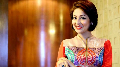 ভক্তদের যে সুখবর দিলেন অভিনেত্রী মোনালিসা  