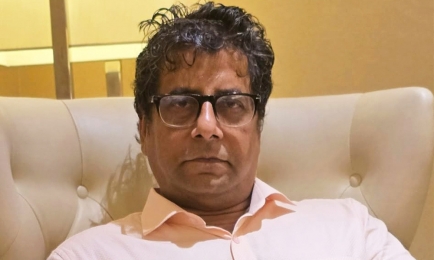 সাংবাদিক আনিস আলমগীর এখনো (ডিবি) কার্যালয়ে রয়েছেন 