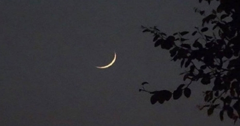মধ্যপ্রাচ্যের আকাশে দেখা মিলল ‘রজব’-এর চাঁদ 
