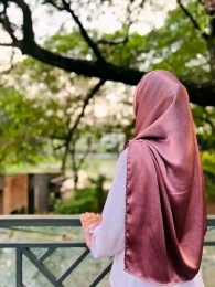 সানার চোখে তারার ঝিলিক, আর পথিকের হৃদয়ে নিভে না ভালোবাসার প্রদীপ