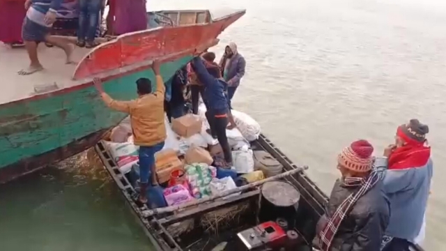 পদ্মা নদীতে বালুবাহী বাল্কহেডে নৌকার ধাক্কায়, নিহত ১  