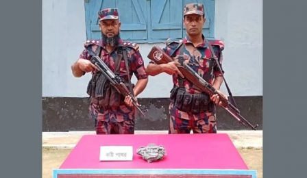 দিনাজপুর সীমান্ত থেকে উদ্ধার ‘ঐতিহাসিক নিদর্শন’, চাঞ্চল্য এলাকাজুড়ে