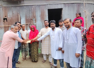 হিউম্যান রাইটস ভয়েস বাংলাদেশের সাধারণ সম্পাদক ইঞ্জিনিয়ার সাঈদ হাসানের উদ্যোগে হিটস্ট্রোকে নিহতের পরিবারকে আর্থিক সহায়তা