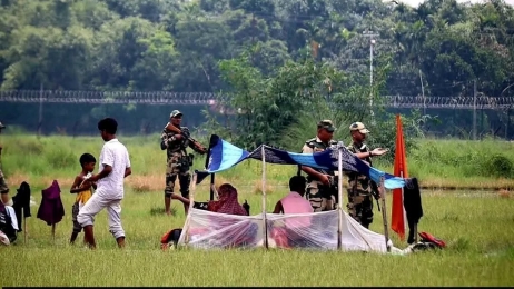 ৭০ ঘন্টা পর বিজিবির চাপের মুখে সীমান্তে আটকে পড়া ১০ জনকে ফিরিয়ে নিল বিএসএফ। 
