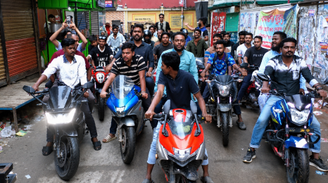  মাদক, সন্ত্রাস ও চাঁদাবাজিমুক্ত সমাজ গঠনের দাবিতে যাত্রাবাড়ীতে প্রতিবাদ মিছিল