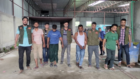 কুমিল্লায় ১ লাখ ৬০ হাজার ইয়াবাসহ আটক ৫